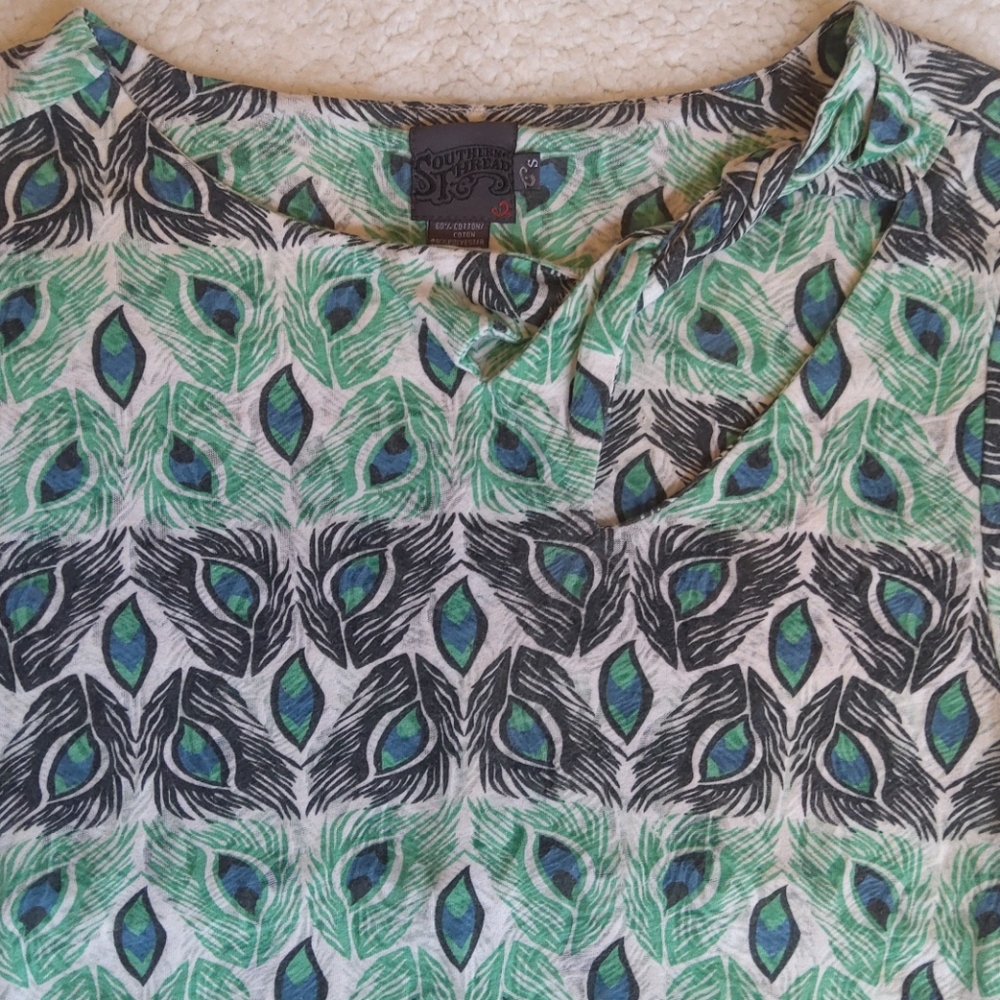 🦚 Southern Thread Peacock Top 🦚 - Picture 3 of 4